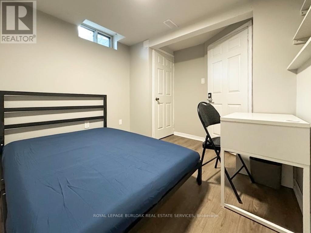 












768 THISTLE DOWN COURT

,
Mississauga,




Ontario
L5C3K6


