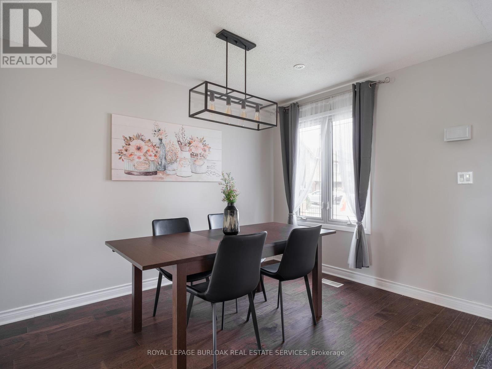 












768 THISTLE DOWN COURT

,
Mississauga,




Ontario
L5C3K6

