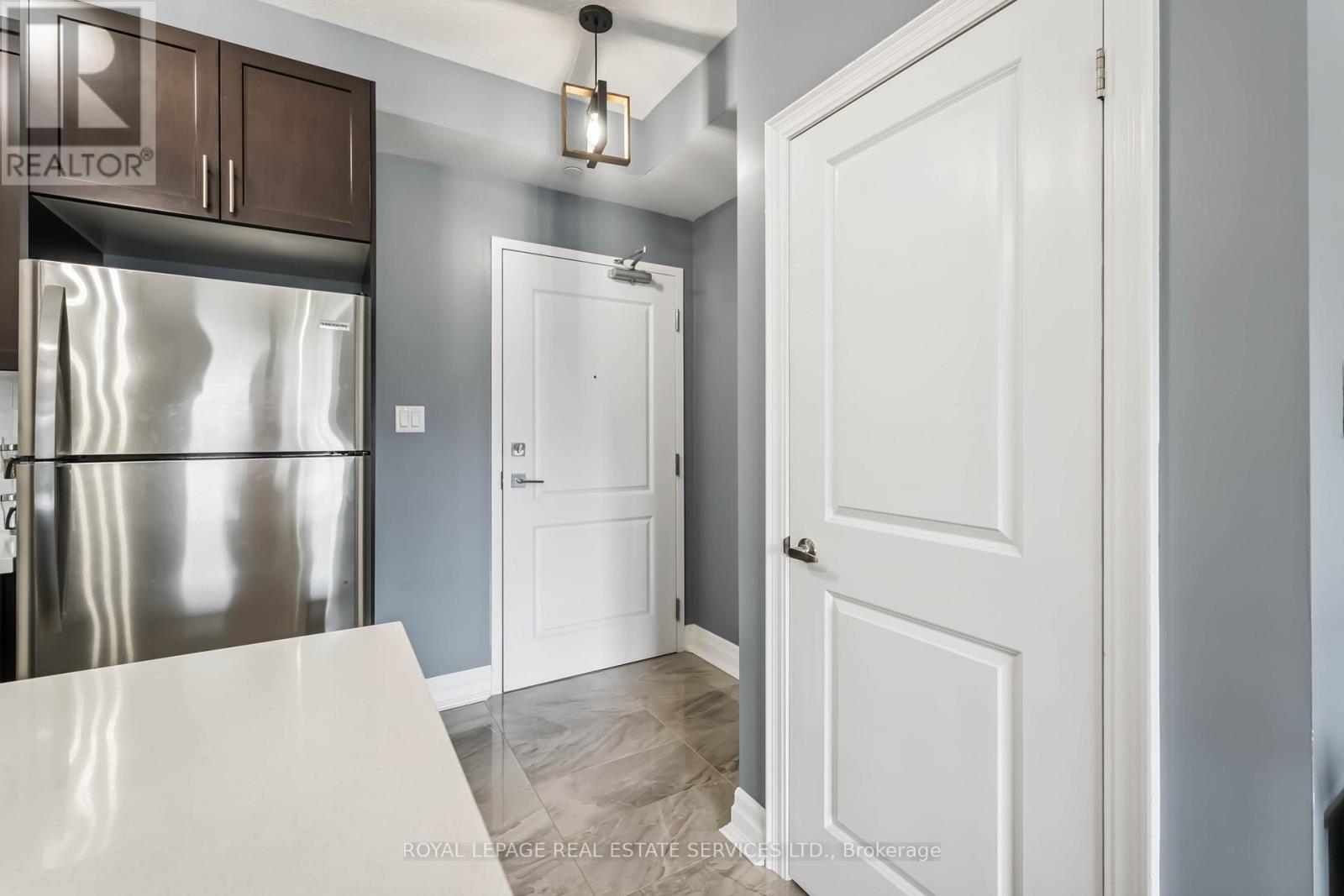 












216 - 101 SHOREVIEW PLACE

,
Hamilton,




Ontario
L8E0K2

