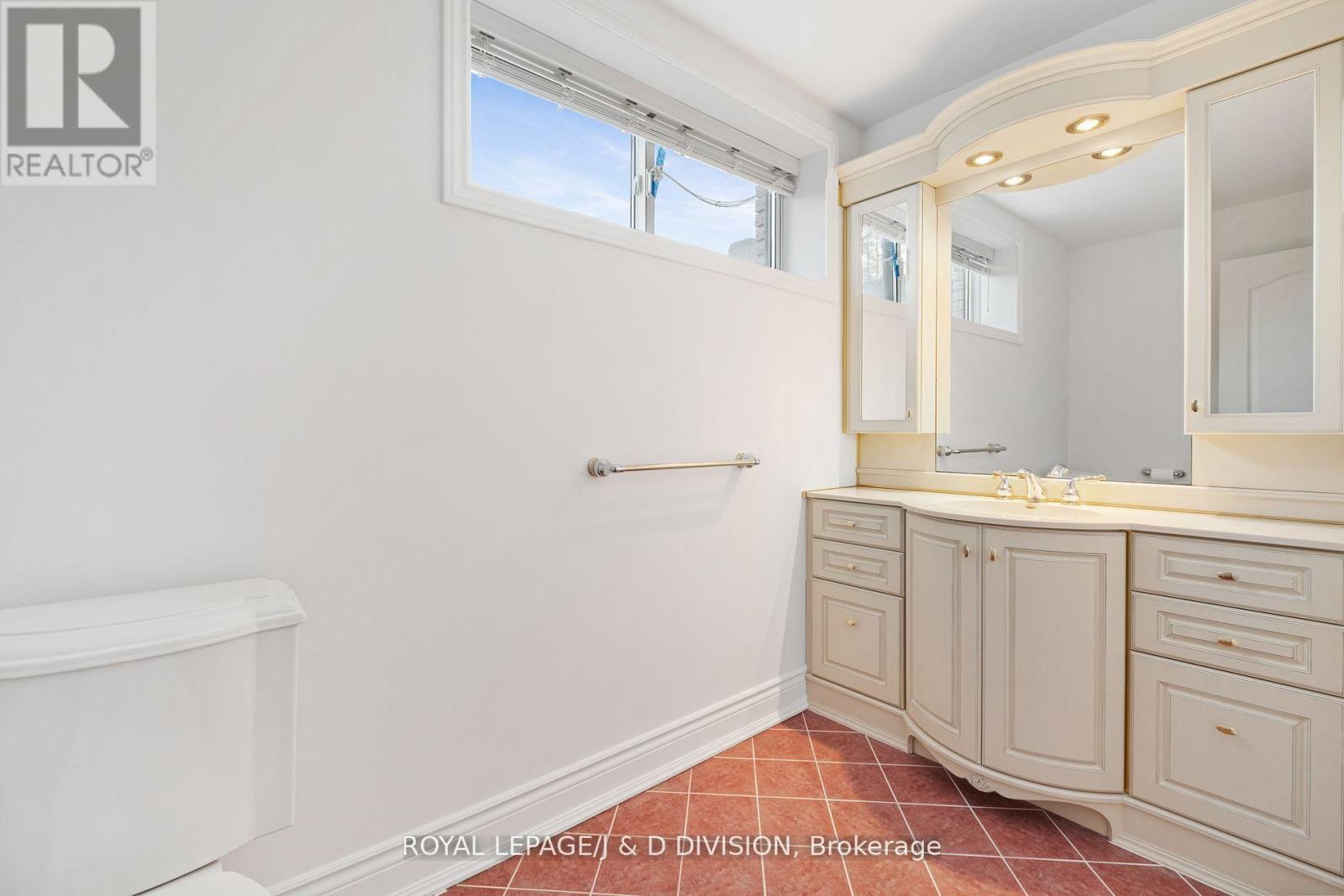












19 LOGAN COURT

,
Whitchurch-Stouffville,




Ontario
L4A7X5


