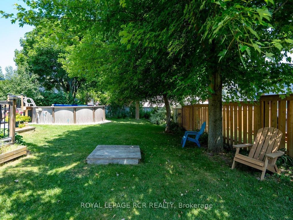 









252


Elmwood

Crescent,
Orangeville,




ON
L9W 4T4

