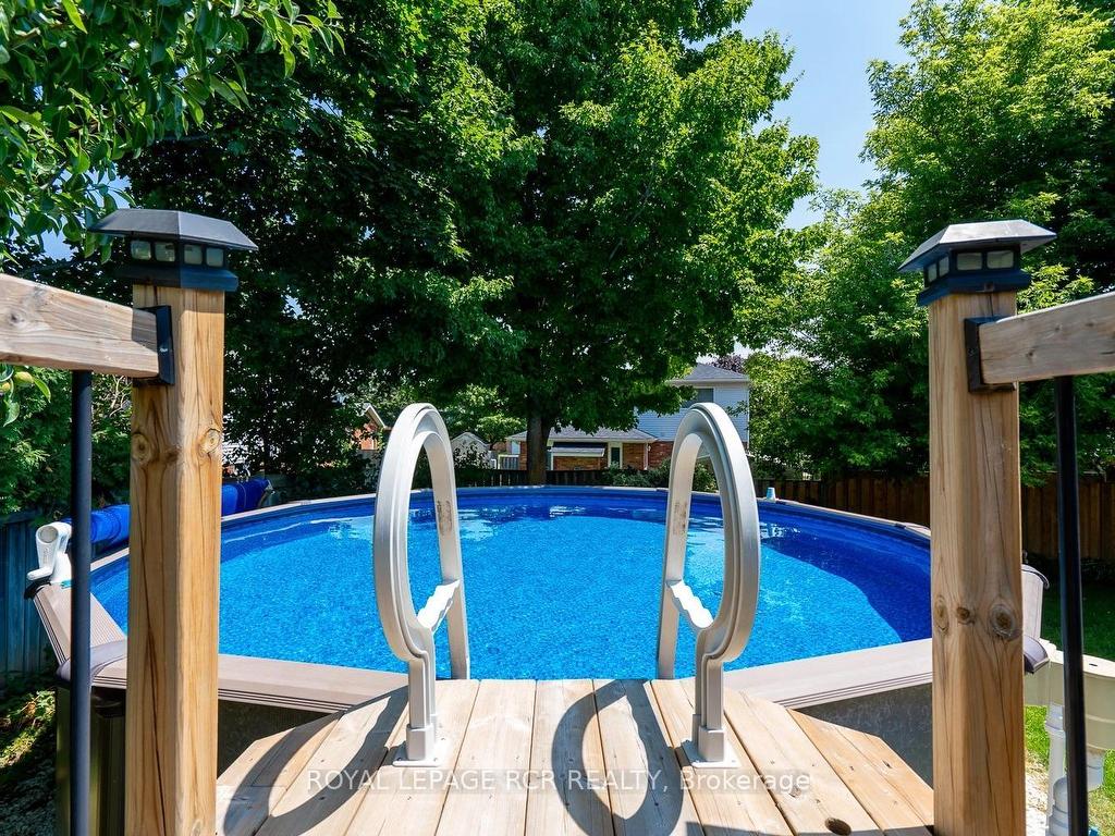 









252


Elmwood

Crescent,
Orangeville,




ON
L9W 4T4

