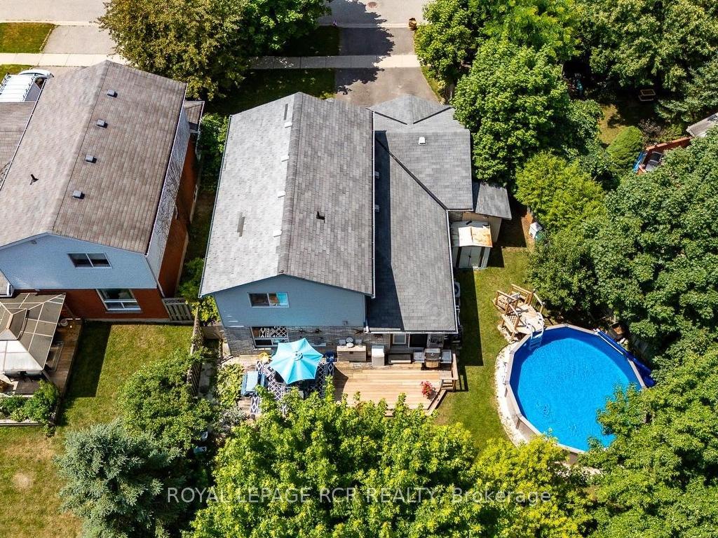 









252


Elmwood

Crescent,
Orangeville,




ON
L9W 4T4

