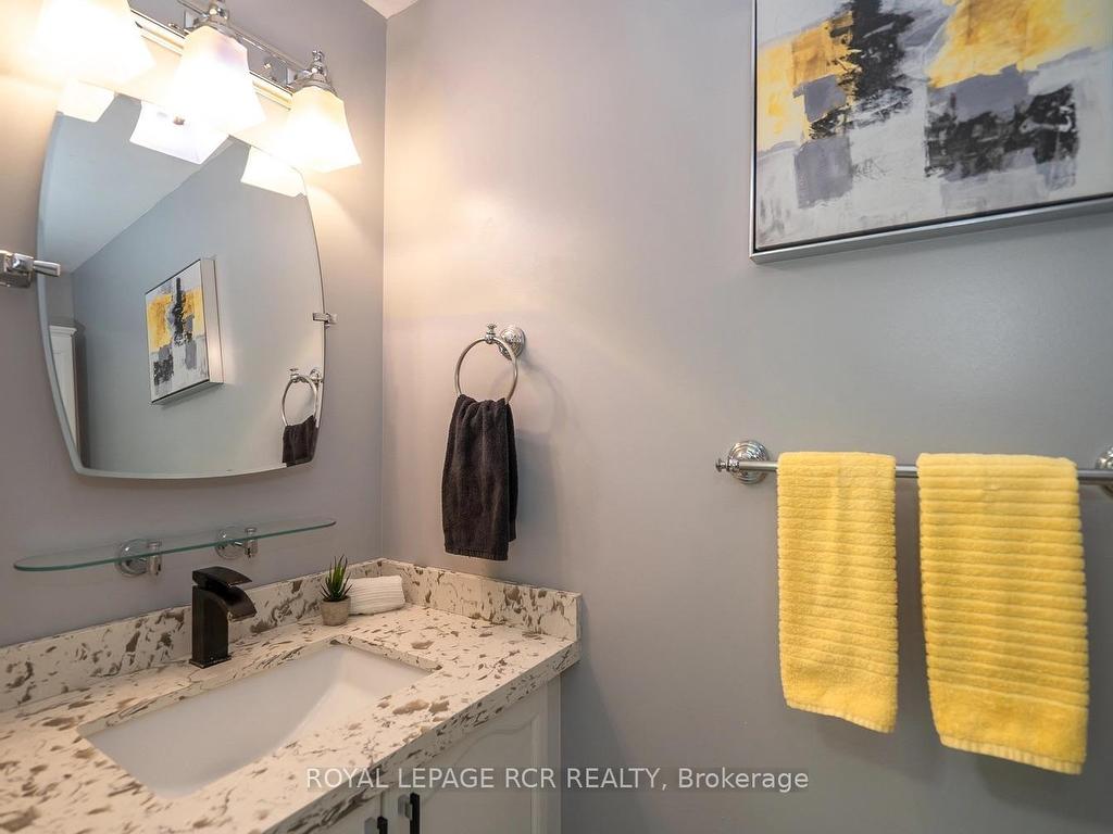 









252


Elmwood

Crescent,
Orangeville,




ON
L9W 4T4

