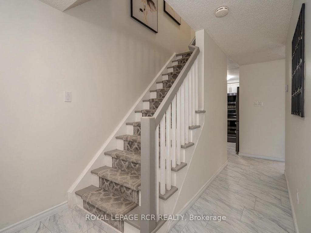 









252


Elmwood

Crescent,
Orangeville,




ON
L9W 4T4

