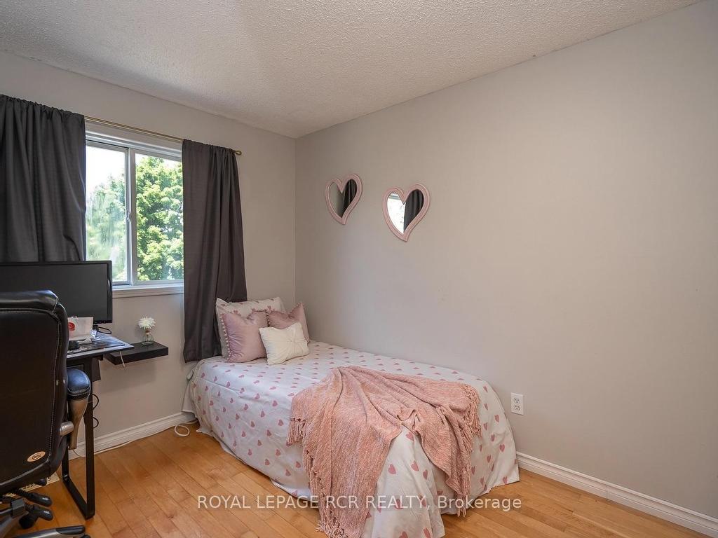 









252


Elmwood

Crescent,
Orangeville,




ON
L9W 4T4

