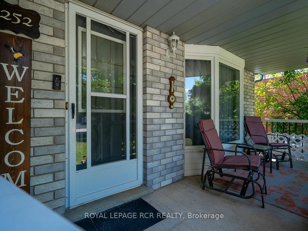 









252


Elmwood

Crescent,
Orangeville,




ON
L9W 4T4

