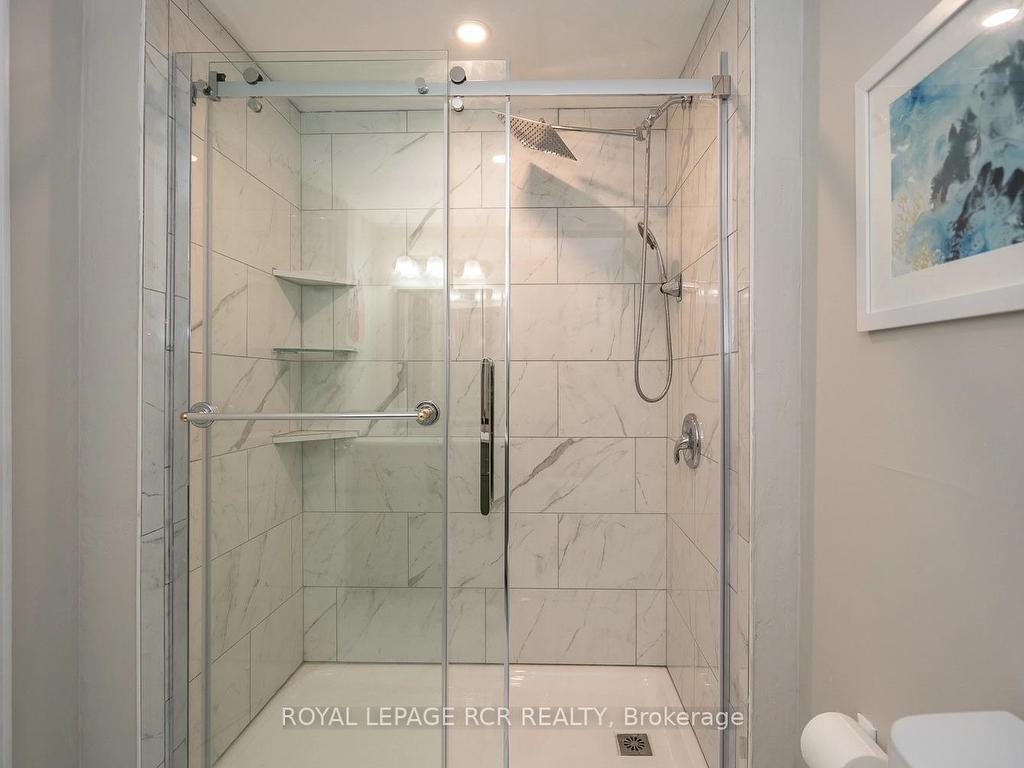 









252


Elmwood

Crescent,
Orangeville,




ON
L9W 4T4


