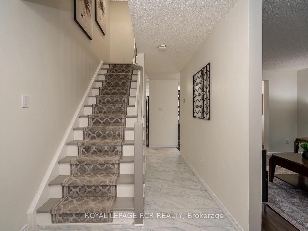 









252


Elmwood

Crescent,
Orangeville,




ON
L9W 4T4

