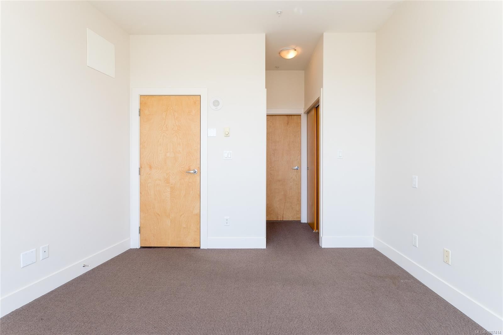 









2745


Veterans Memorial

Pkwy, 728,
Langford,




BC
V8X 5C6

