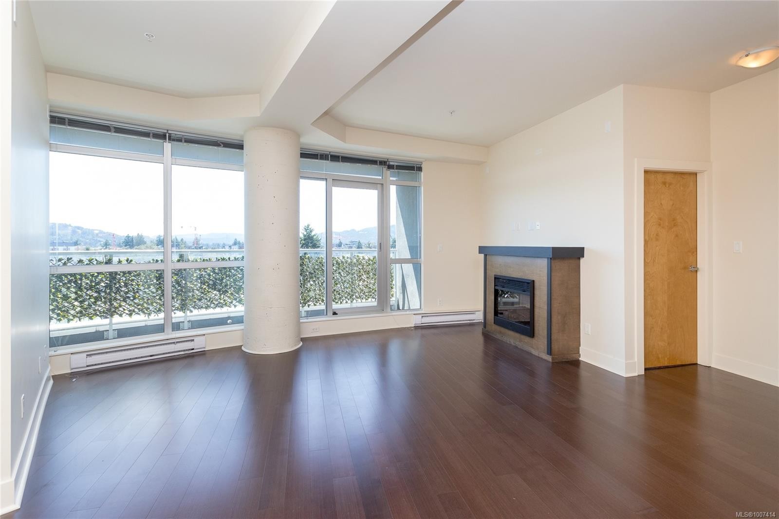 









2745


Veterans Memorial

Pkwy, 728,
Langford,




BC
V8X 5C6

