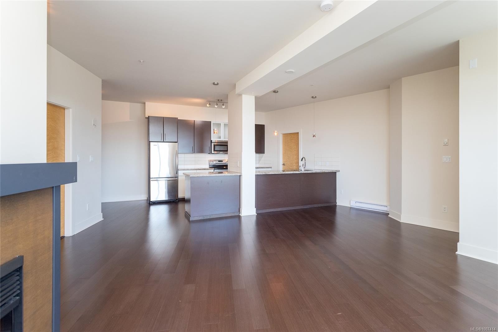 









2745


Veterans Memorial

Pkwy, 728,
Langford,




BC
V8X 5C6

