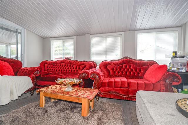 









369


Bairdmore

BLVD,
Winnipeg,




MB
R3T 6B1

