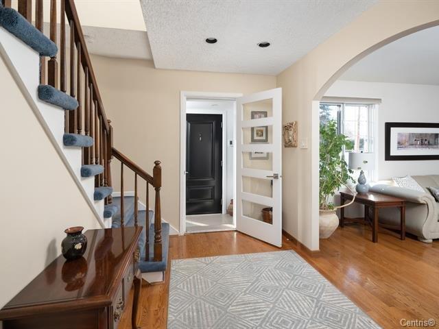 









29


Circle Road

,
Beaconsfield,




QC
H9W5B6

