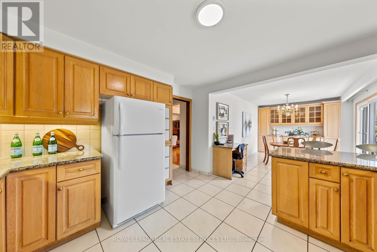 












12 HALIBURTON AVENUE

,
Toronto,




Ontario
M9B4Y2

