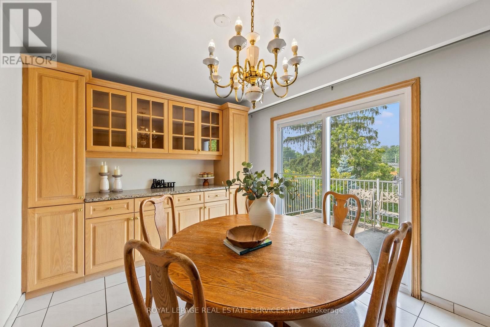 












12 HALIBURTON AVENUE

,
Toronto,




Ontario
M9B4Y2

