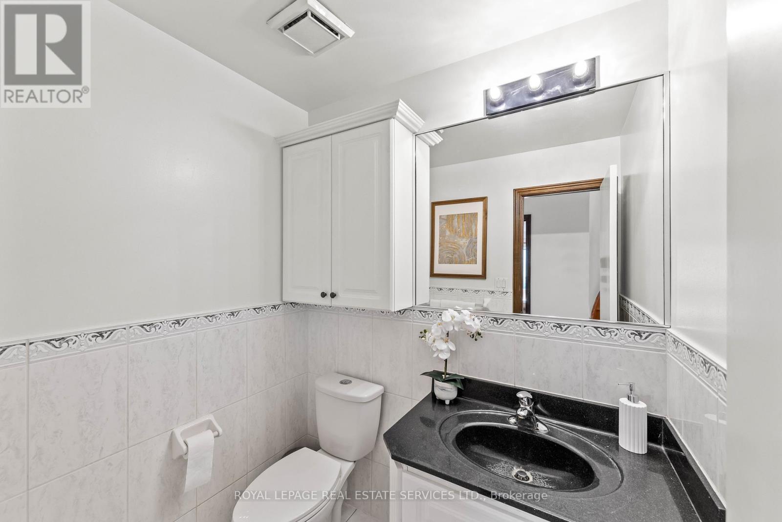 












12 HALIBURTON AVENUE

,
Toronto,




Ontario
M9B4Y2

