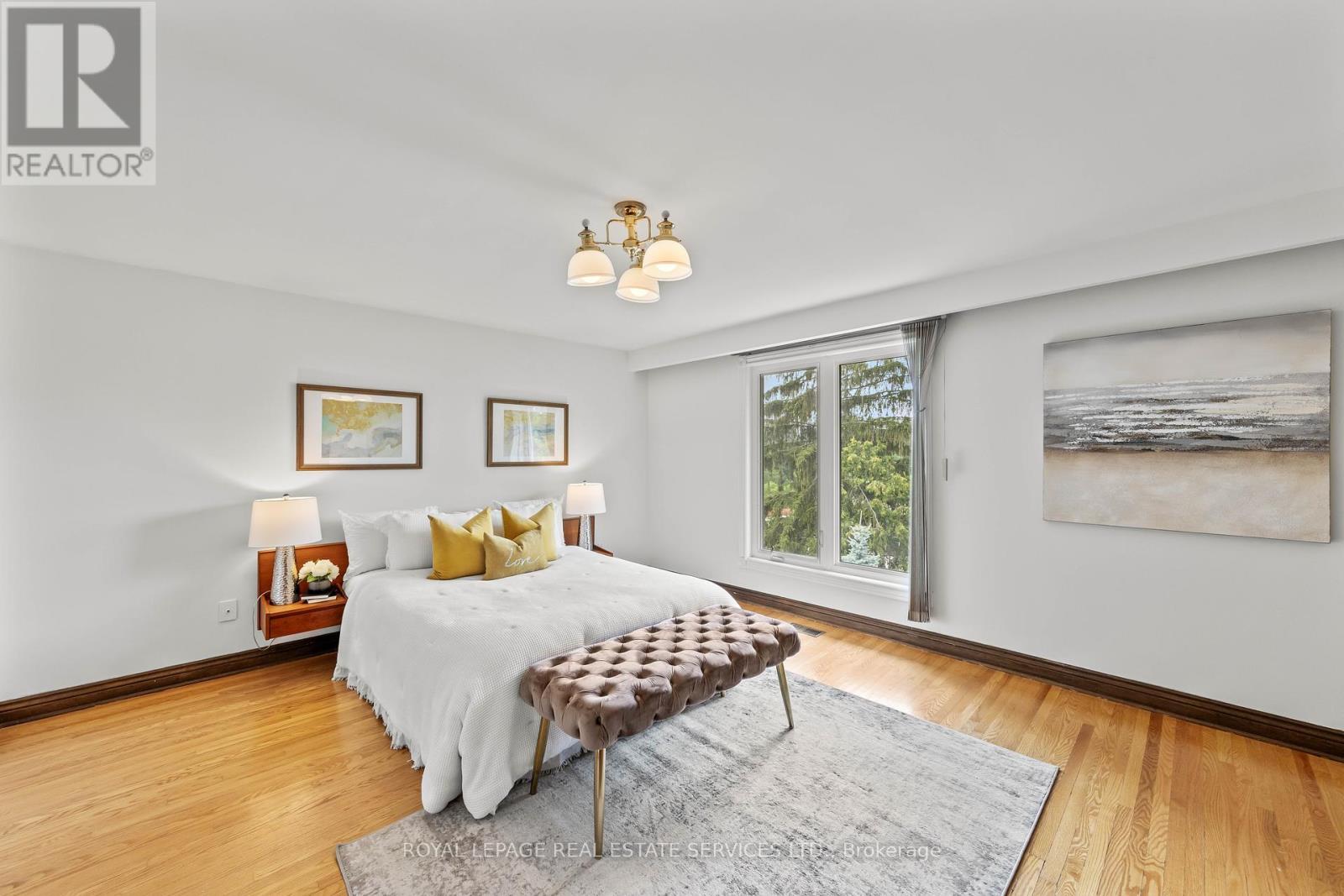 












12 HALIBURTON AVENUE

,
Toronto,




Ontario
M9B4Y2

