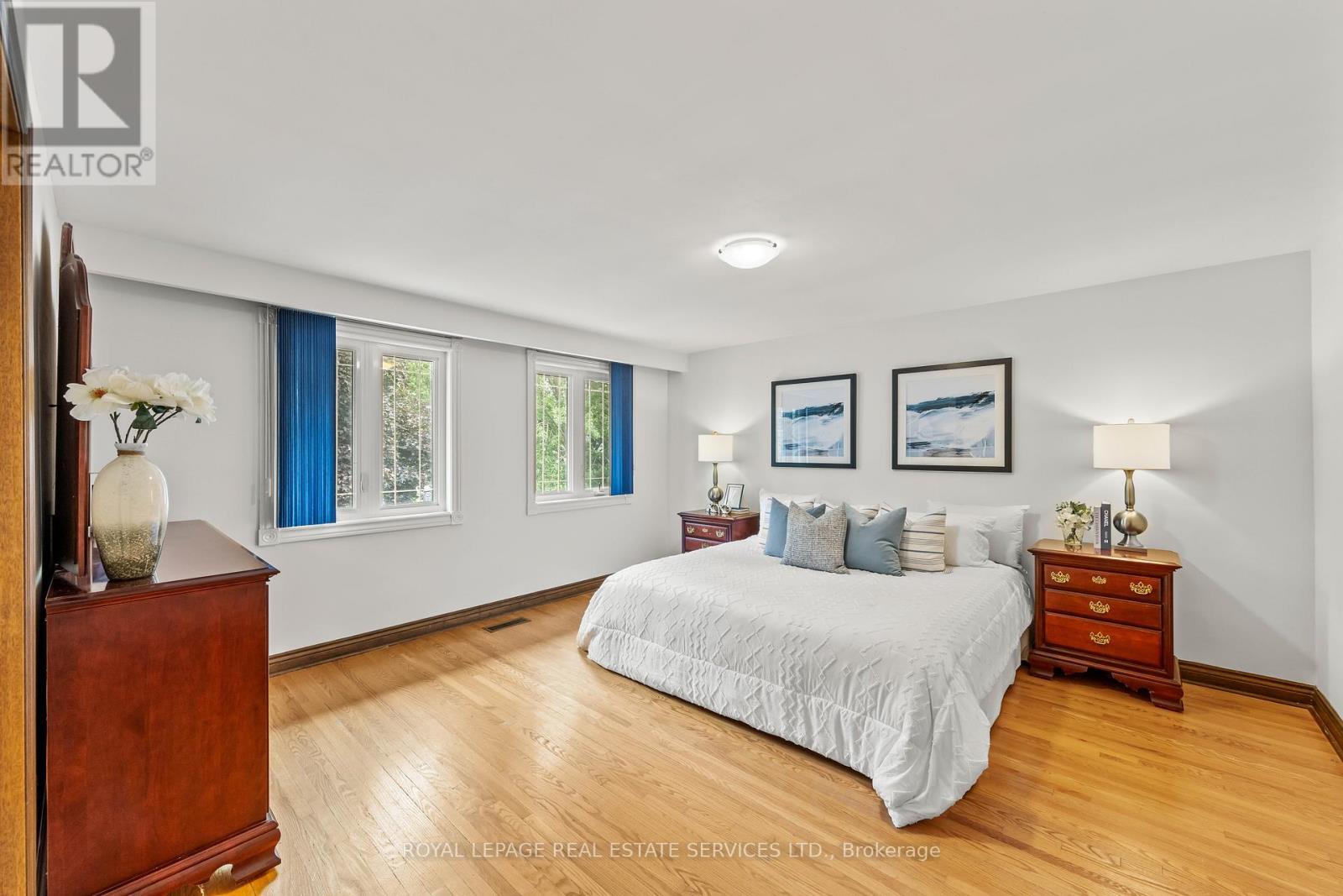 












12 HALIBURTON AVENUE

,
Toronto,




Ontario
M9B4Y2

