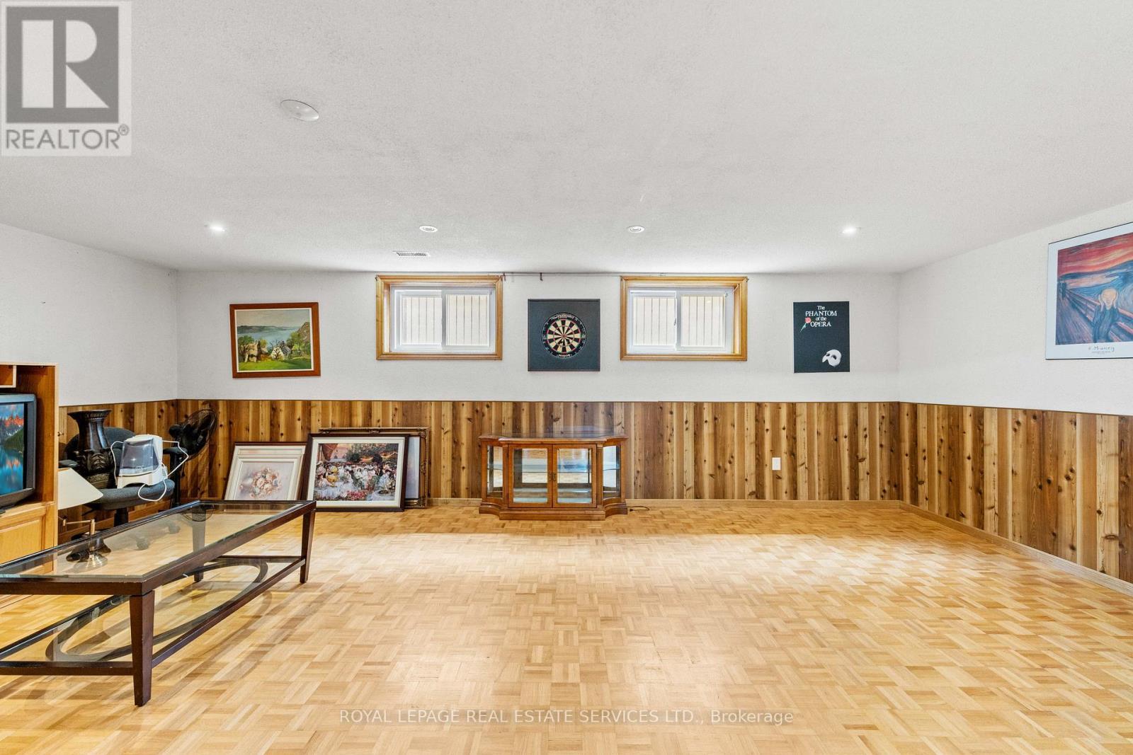 












12 HALIBURTON AVENUE

,
Toronto,




Ontario
M9B4Y2

