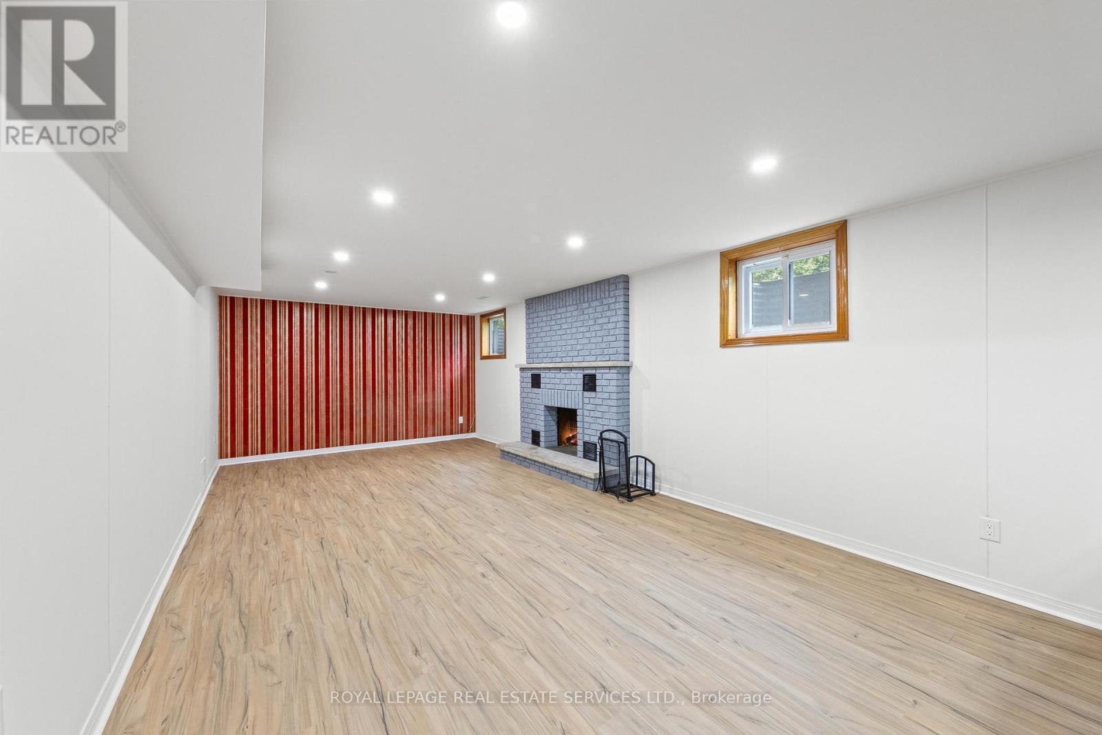 












12 HALIBURTON AVENUE

,
Toronto,




Ontario
M9B4Y2

