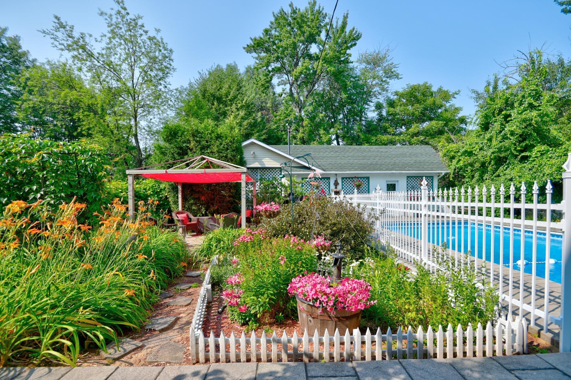 









153


Rue L'Espérance

,
Lavaltrie,




QC
J5T2X1

