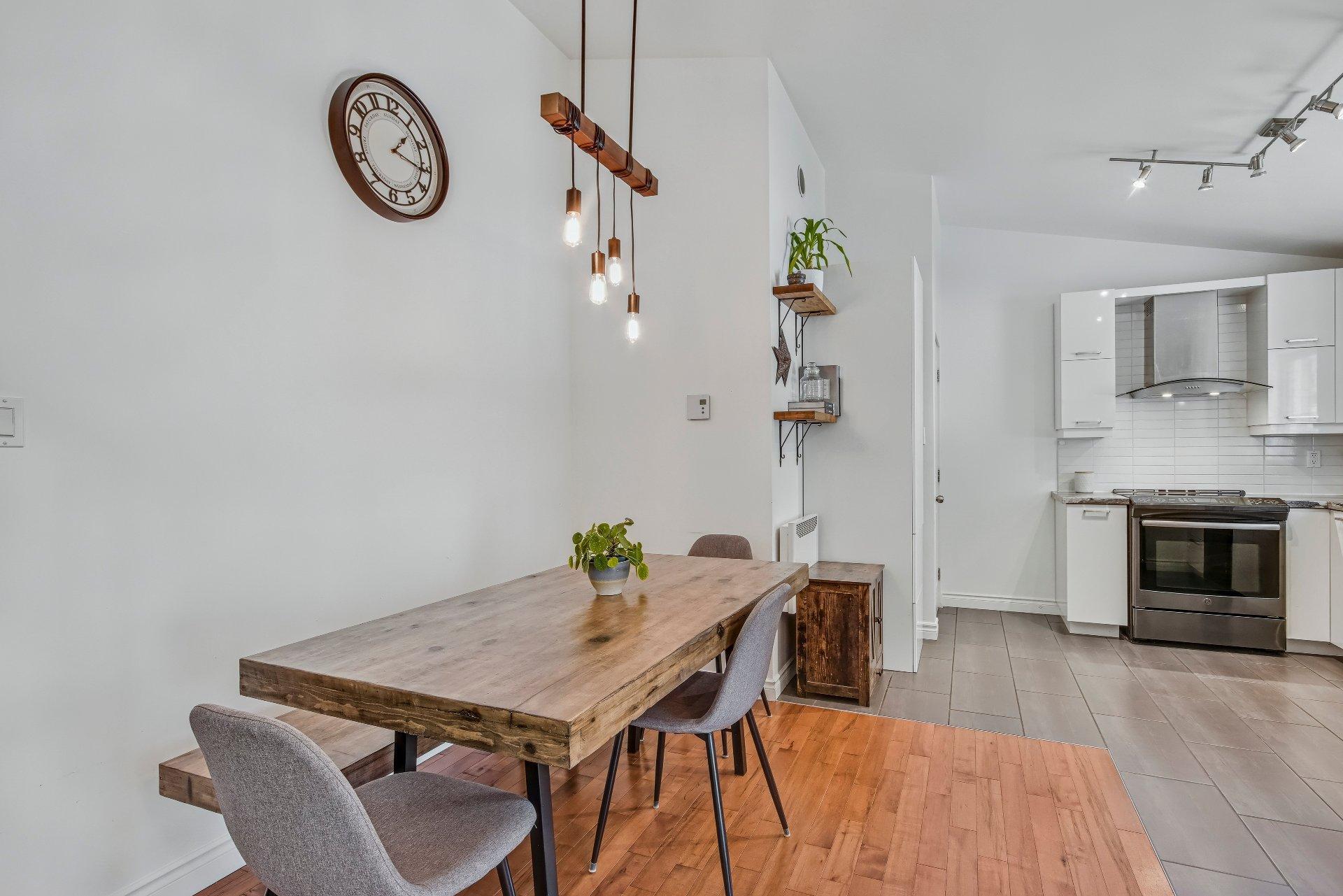 









765


Rue St-Pierre E.

,
Saint-Hyacinthe,




QC
J2T1M8

