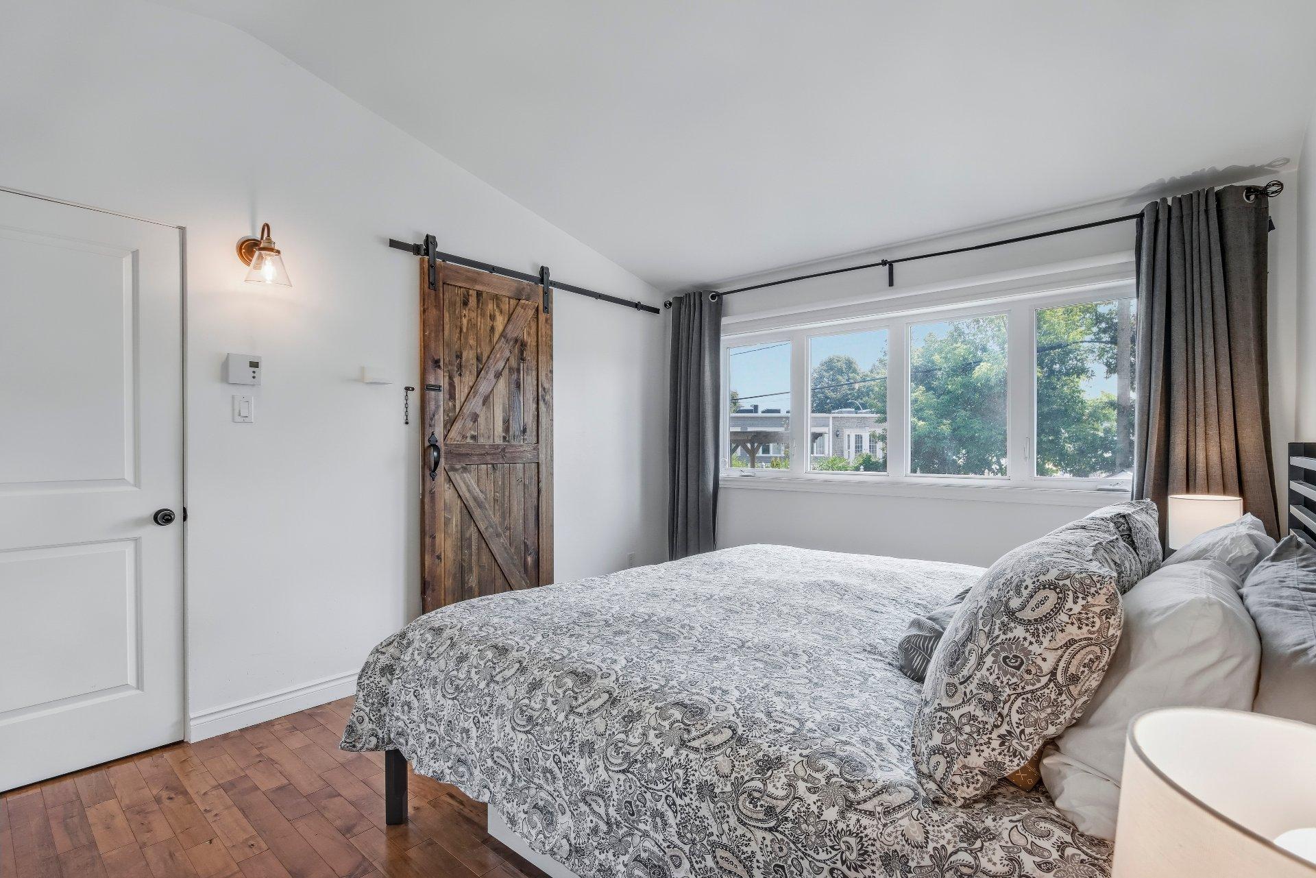 









765


Rue St-Pierre E.

,
Saint-Hyacinthe,




QC
J2T1M8

