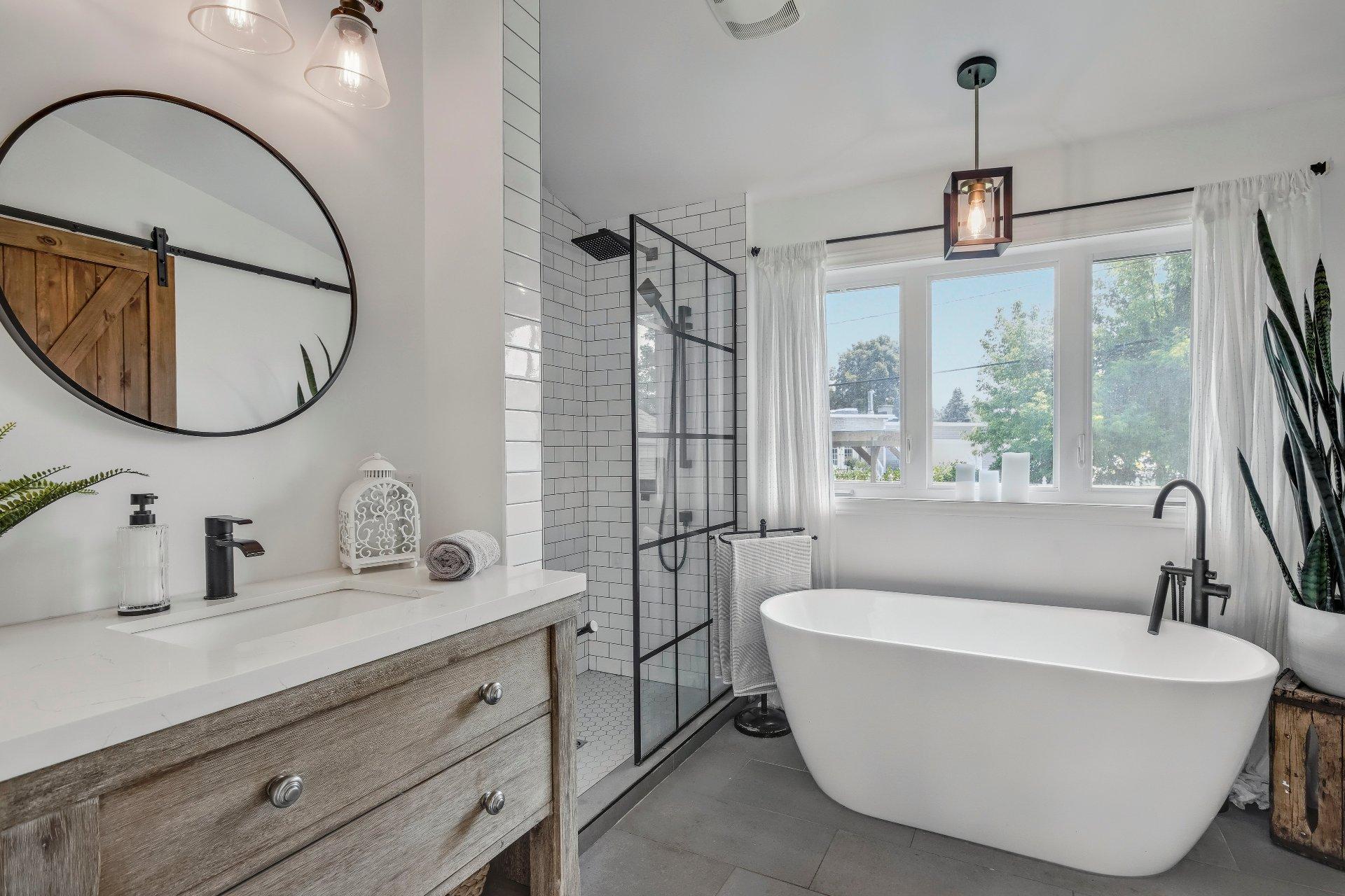 









765


Rue St-Pierre E.

,
Saint-Hyacinthe,




QC
J2T1M8

