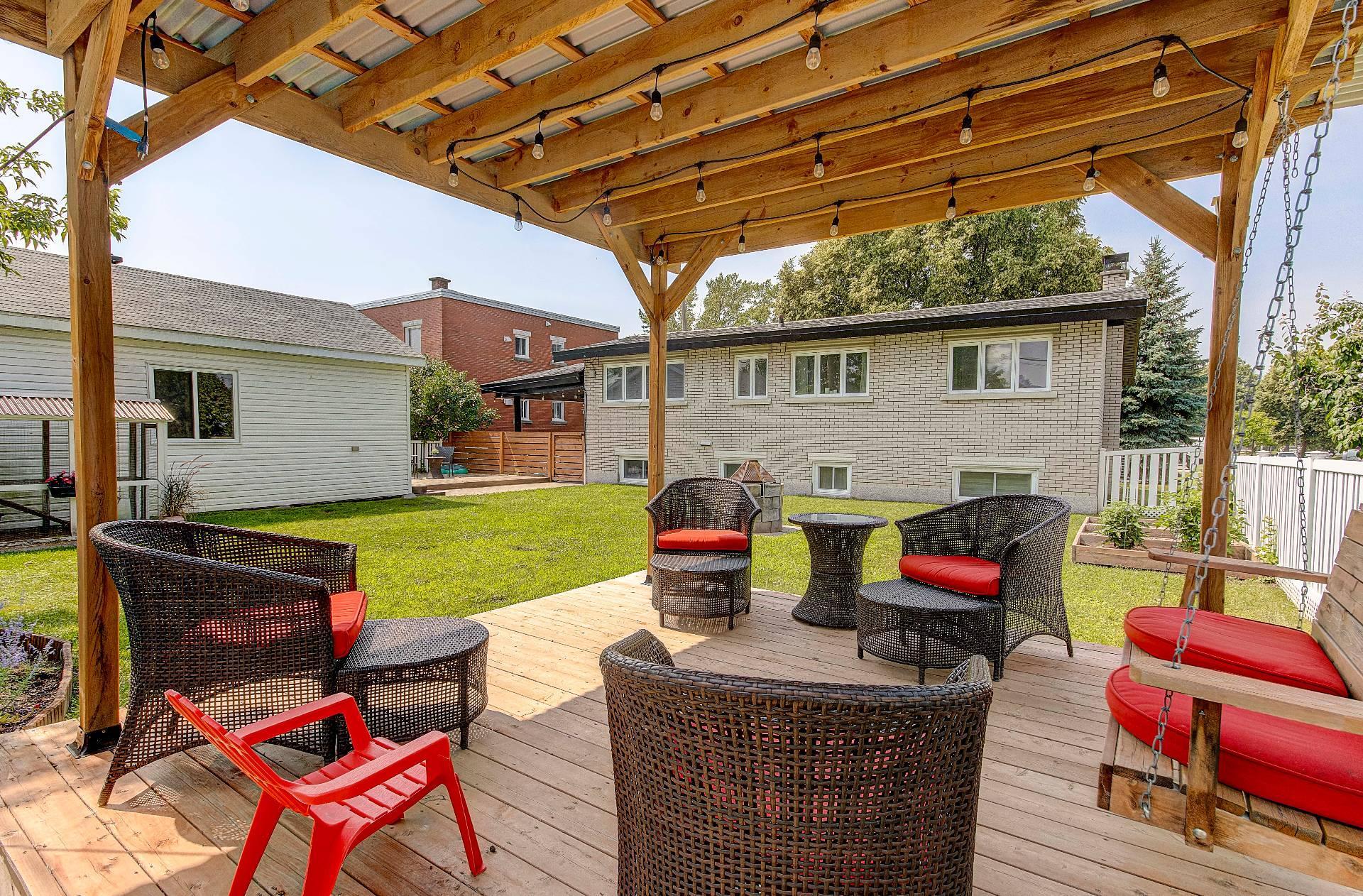 









765


Rue St-Pierre E.

,
Saint-Hyacinthe,




QC
J2T1M8


