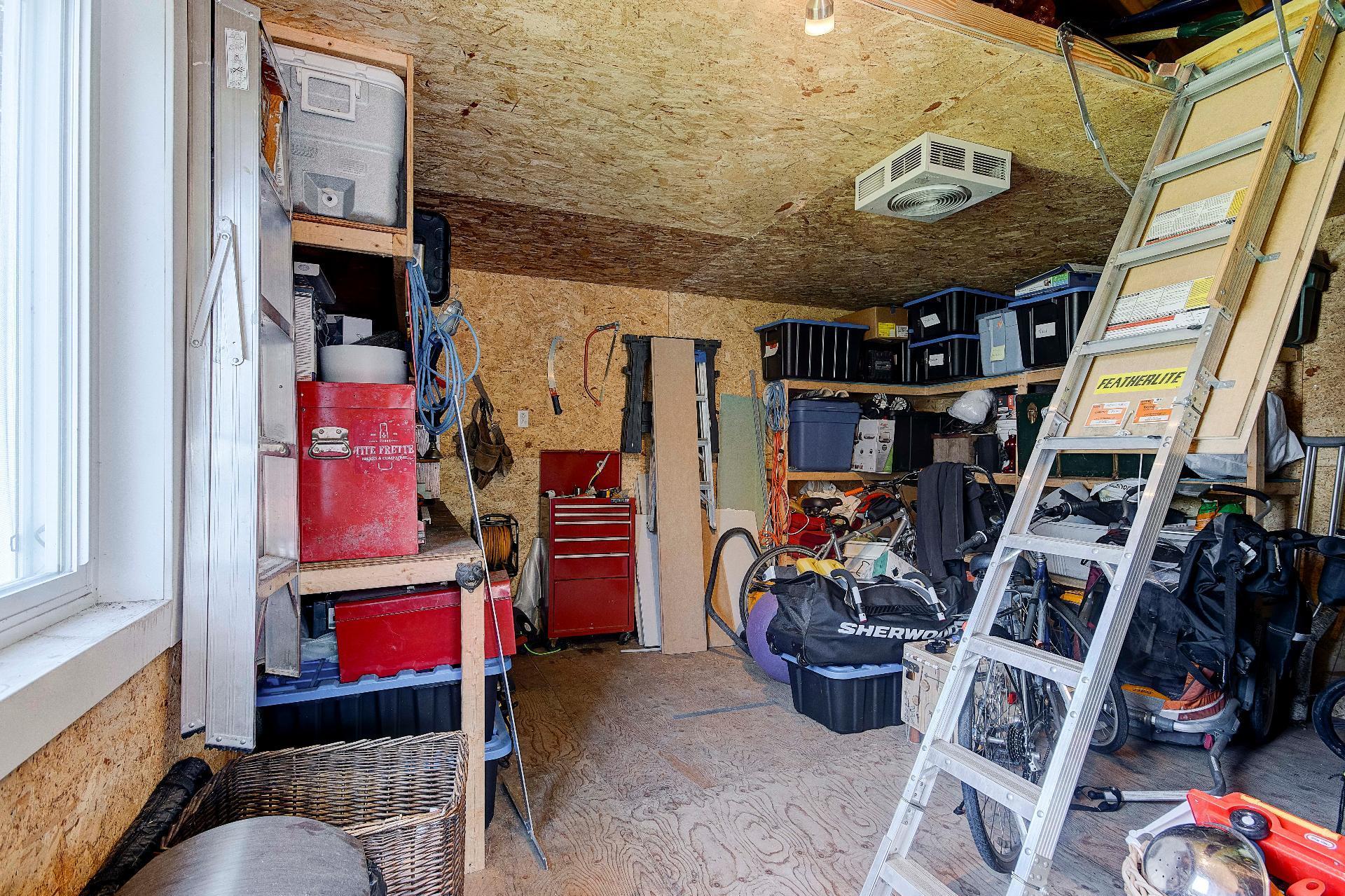









765


Rue St-Pierre E.

,
Saint-Hyacinthe,




QC
J2T1M8

