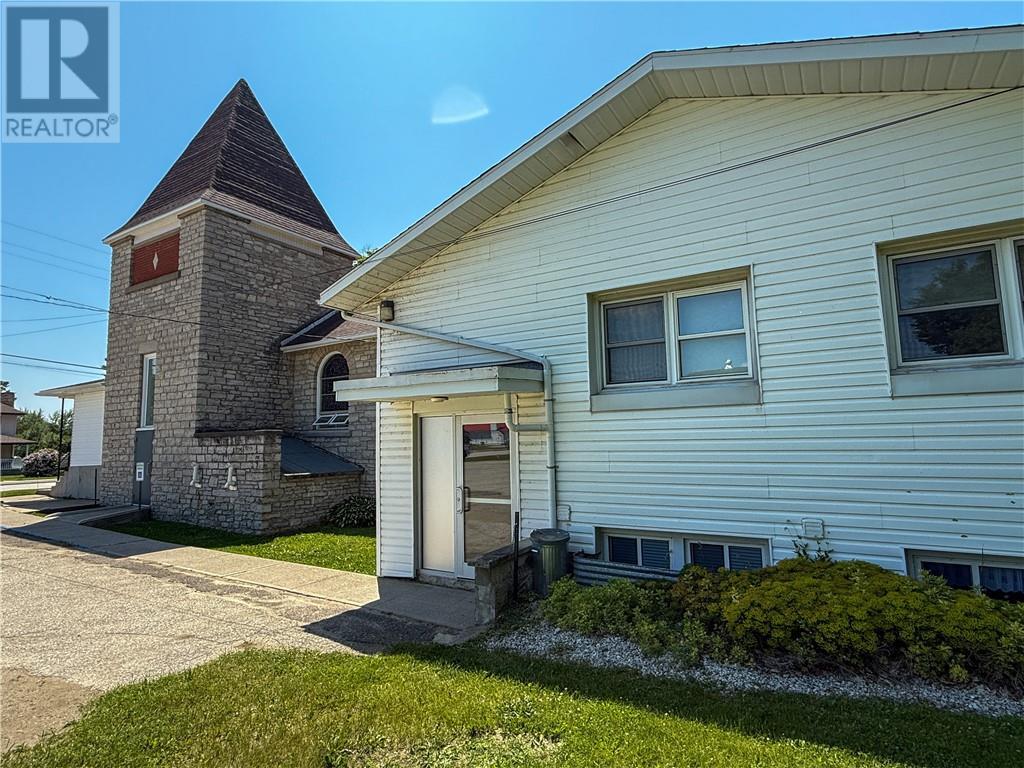 












6070 King Street

,
Mindemoya, Manitoulin Island,




Ontario
P0P1S0

