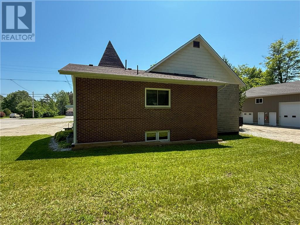 












6070 King Street

,
Mindemoya, Manitoulin Island,




Ontario
P0P1S0

