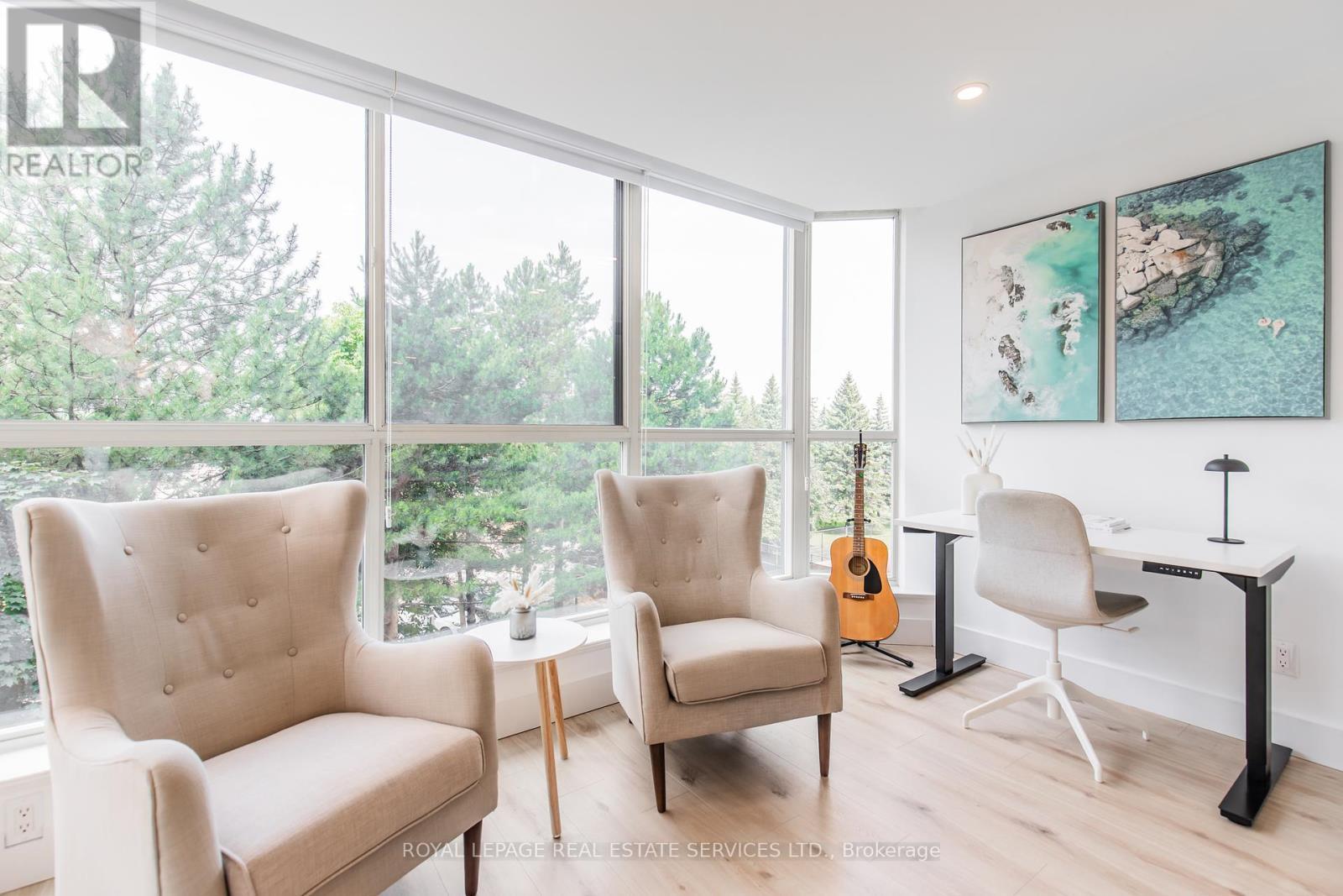 












404 - 100 OBSERVATORY LANE

,
Richmond Hill,




Ontario
L4C1T4

