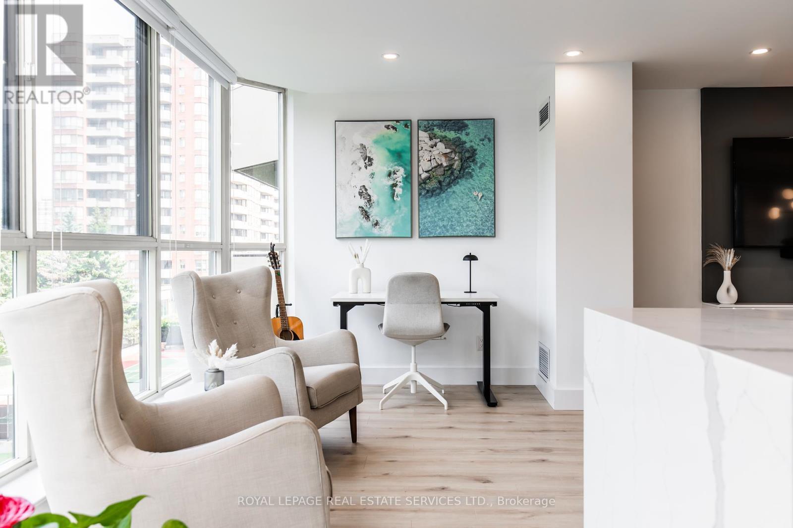 












404 - 100 OBSERVATORY LANE

,
Richmond Hill,




Ontario
L4C1T4

