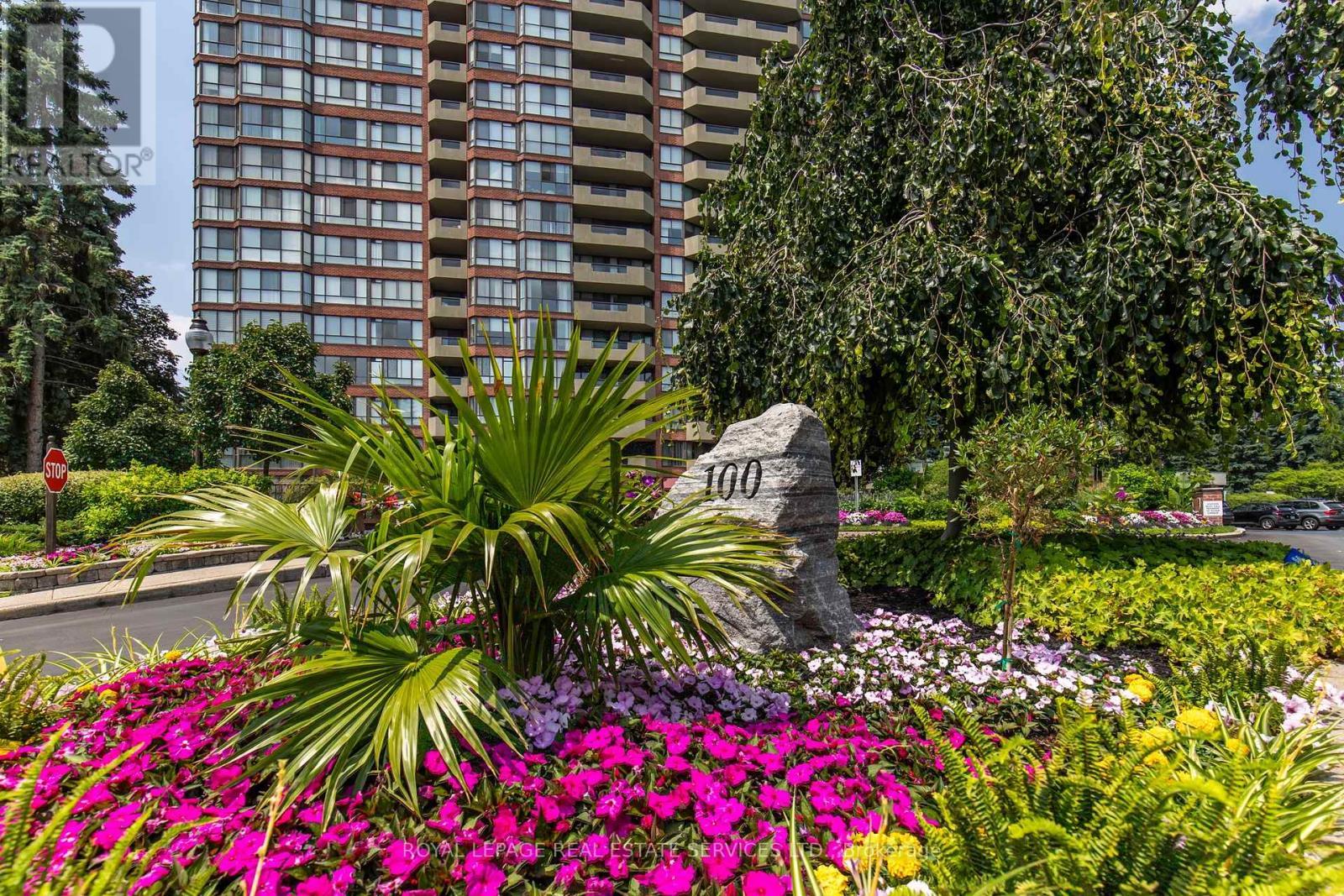 












404 - 100 OBSERVATORY LANE

,
Richmond Hill,




Ontario
L4C1T4

