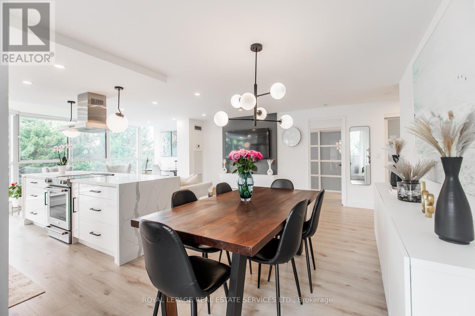 












404 - 100 OBSERVATORY LANE

,
Richmond Hill,




Ontario
L4C1T4

