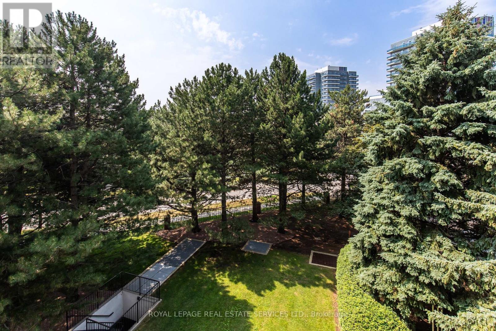 












404 - 100 OBSERVATORY LANE

,
Richmond Hill,




Ontario
L4C1T4

