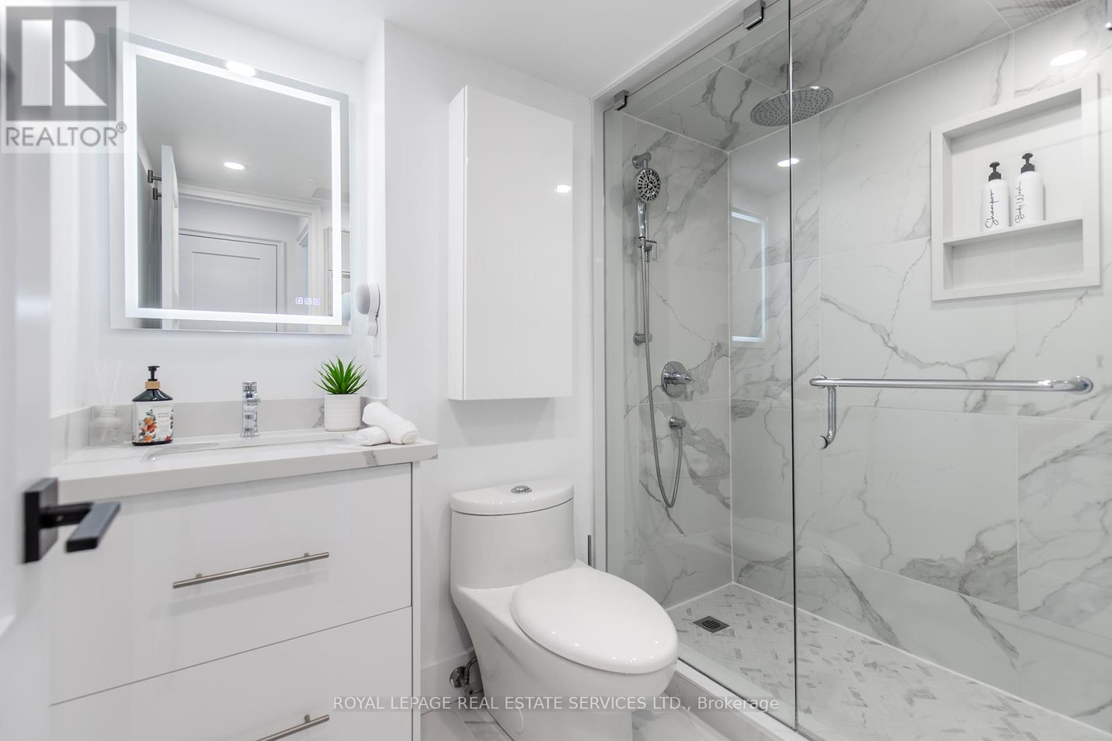 












404 - 100 OBSERVATORY LANE

,
Richmond Hill,




Ontario
L4C1T4


