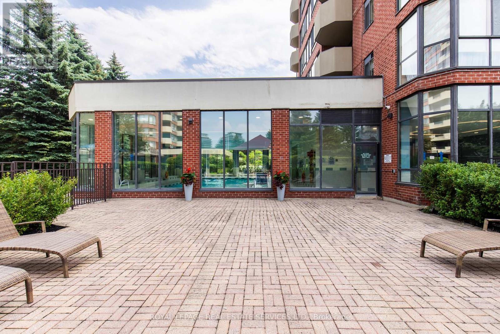 












404 - 100 OBSERVATORY LANE

,
Richmond Hill,




Ontario
L4C1T4

