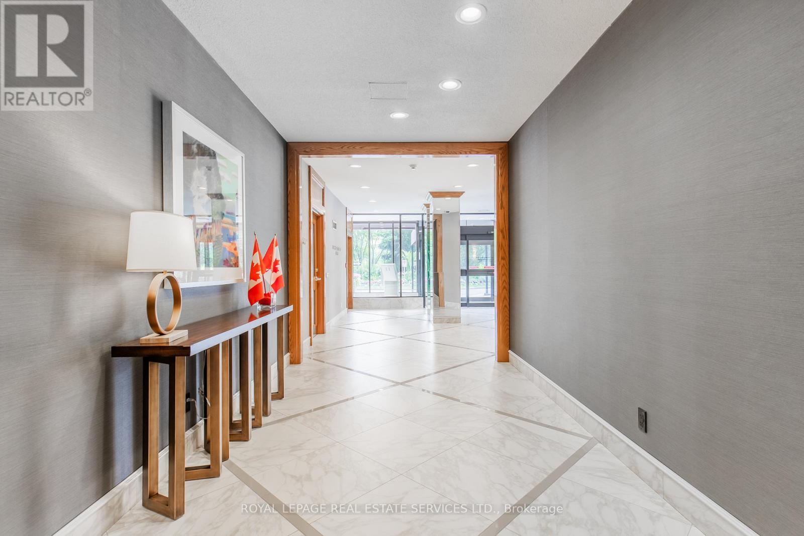 












404 - 100 OBSERVATORY LANE

,
Richmond Hill,




Ontario
L4C1T4

