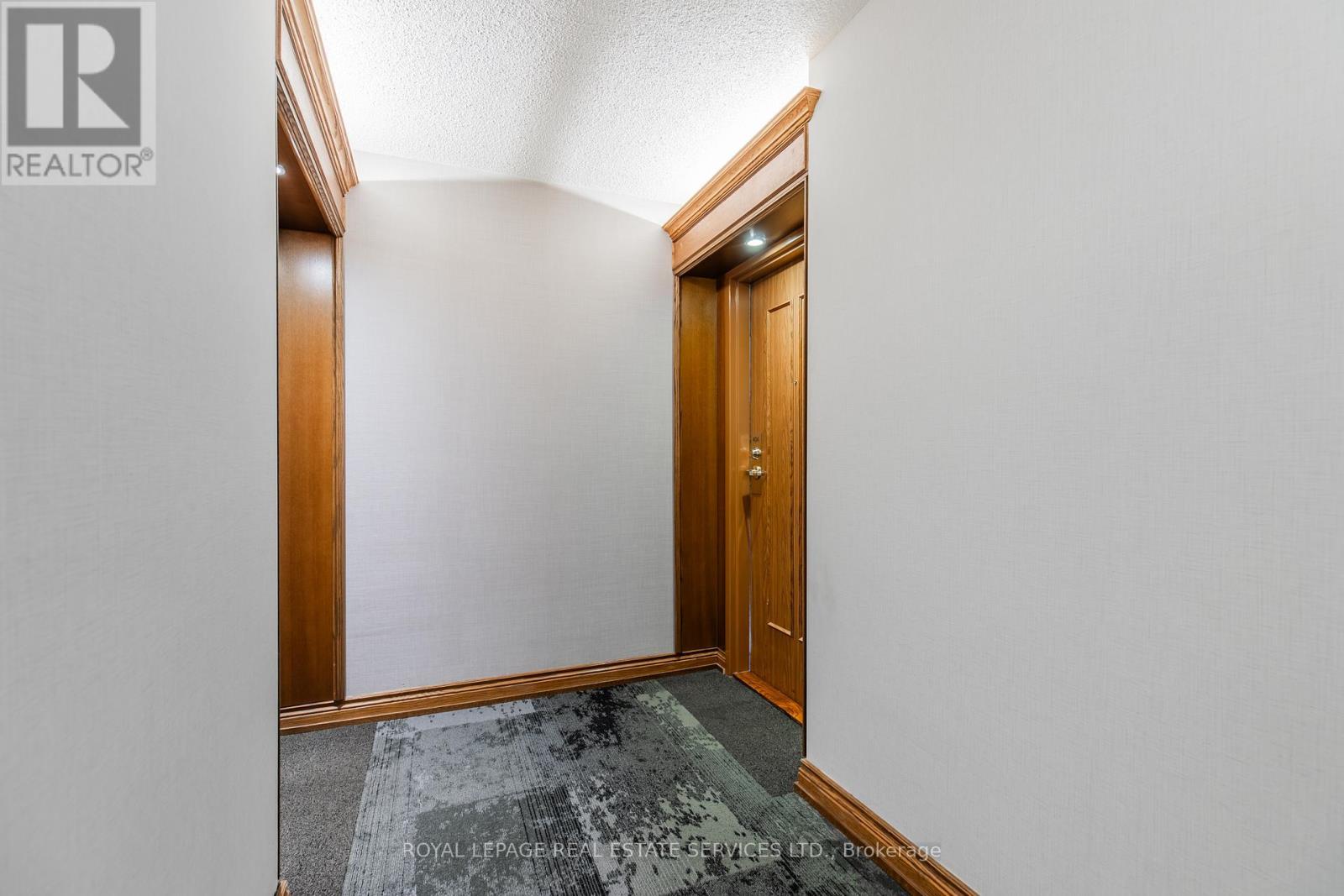 












404 - 100 OBSERVATORY LANE

,
Richmond Hill,




Ontario
L4C1T4

