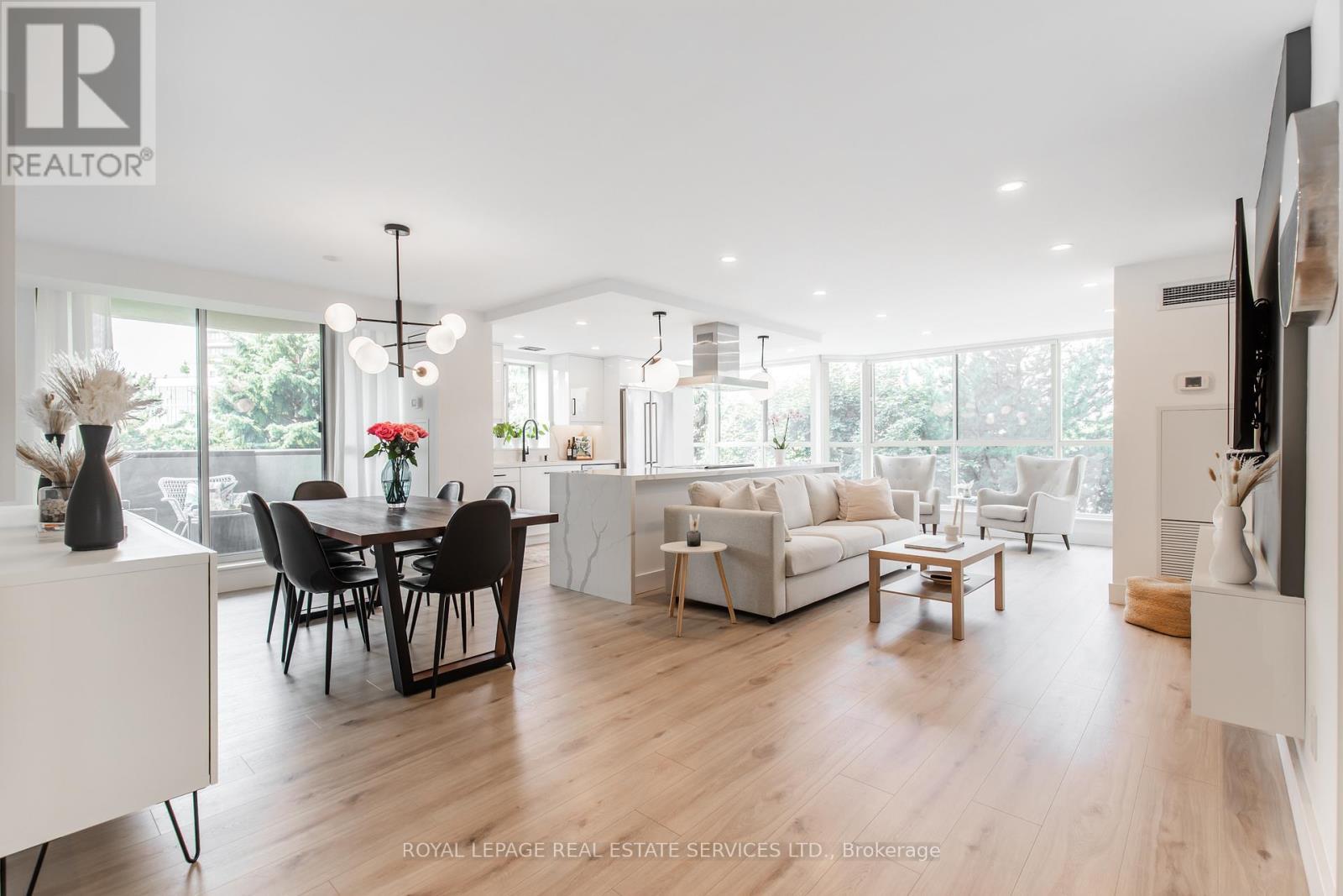 












404 - 100 OBSERVATORY LANE

,
Richmond Hill,




Ontario
L4C1T4


