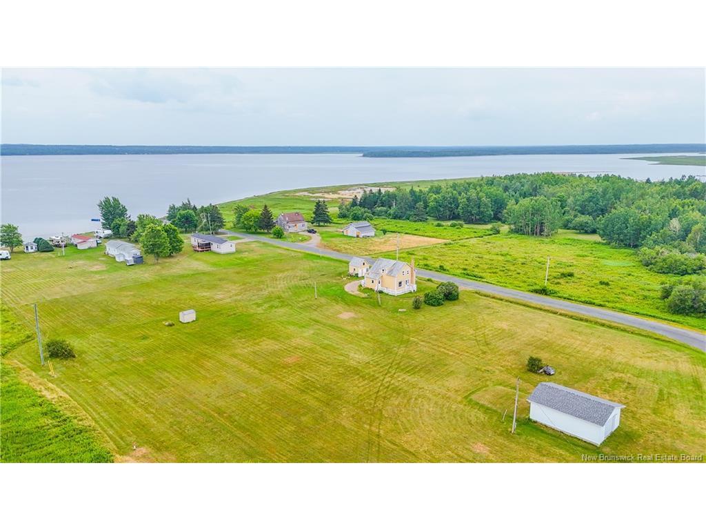 









241


Poirier

RD,
Village-Des-Poirier,




NB
E8N 1N7

