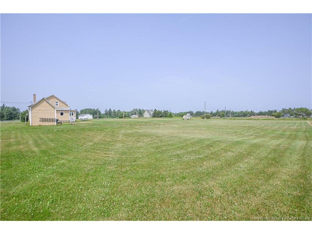 









241


Poirier

RD,
Village-Des-Poirier,




NB
E8N 1N7

