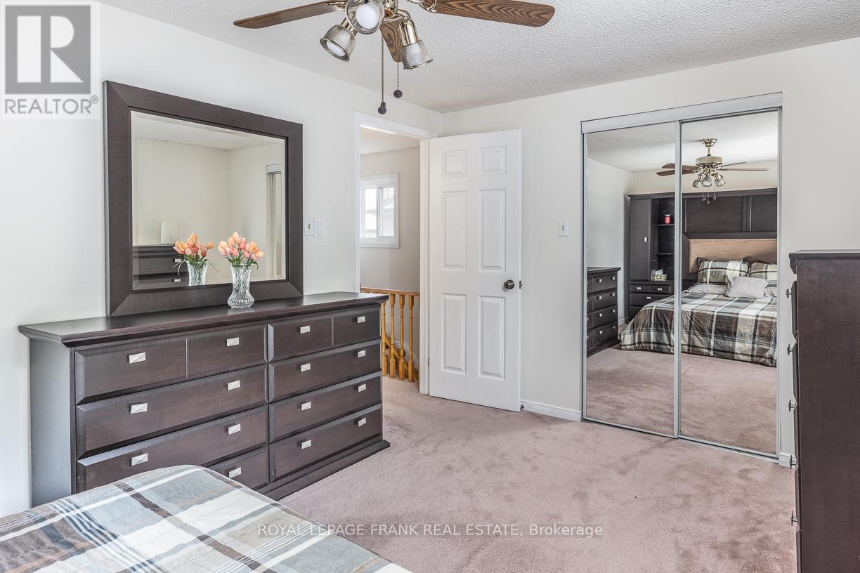 












15 RADFORD DRIVE

,
Ajax (Central West),




Ontario
L1T2H8

