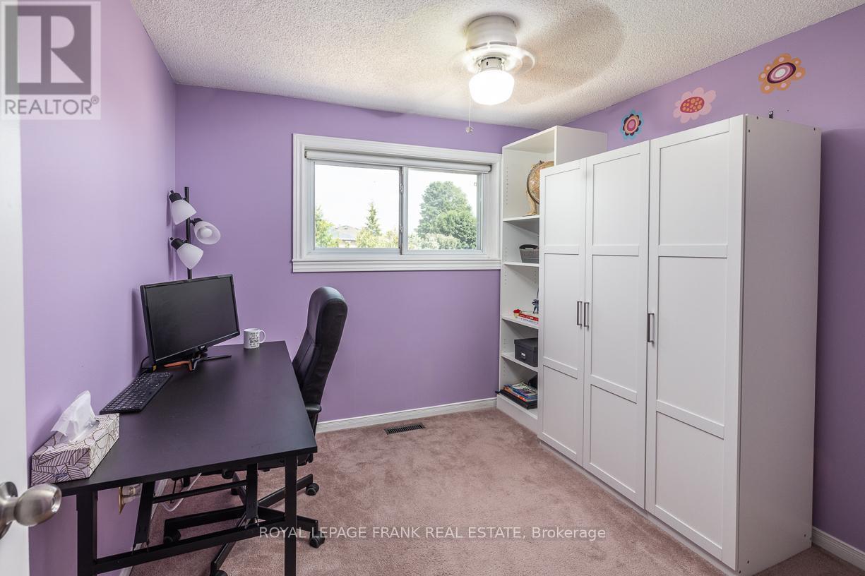 












15 RADFORD DRIVE

,
Ajax (Central West),




Ontario
L1T2H8

