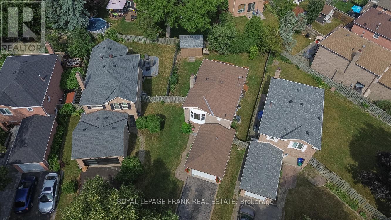 












15 RADFORD DRIVE

,
Ajax (Central West),




Ontario
L1T2H8

