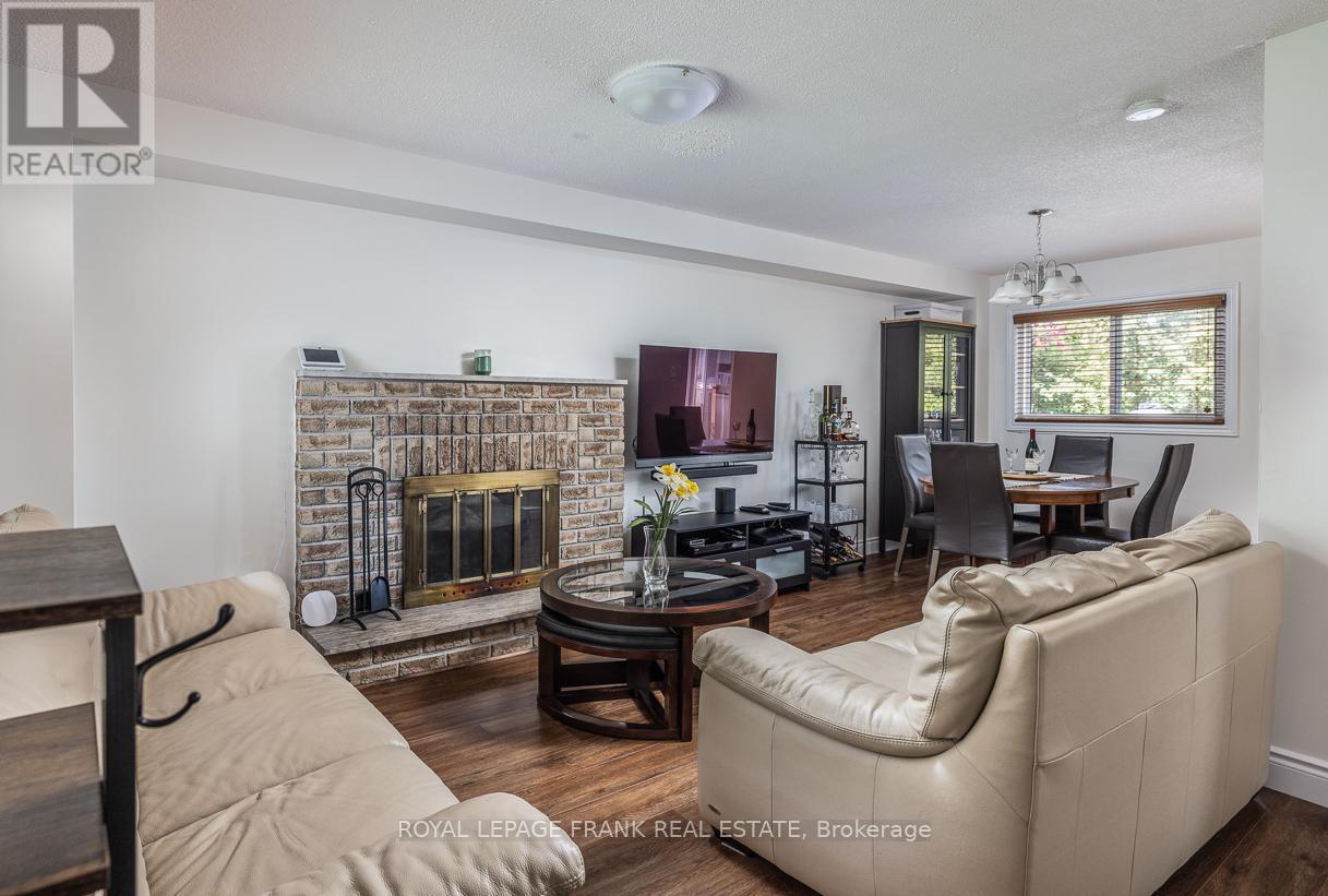 












15 RADFORD DRIVE

,
Ajax (Central West),




Ontario
L1T2H8


