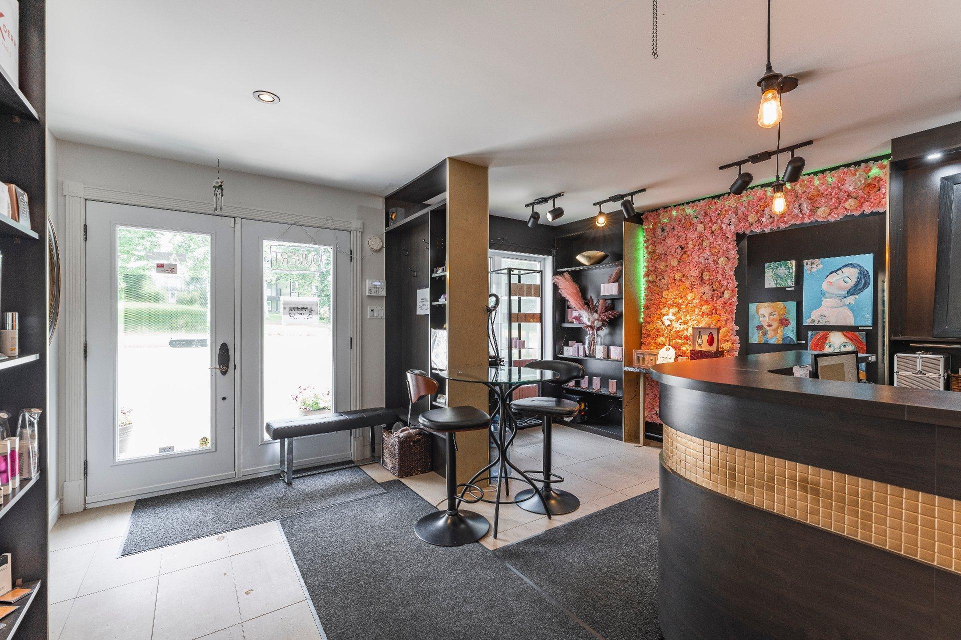 









121


Route 216

,
Stoke,




QC
J0B3G0

